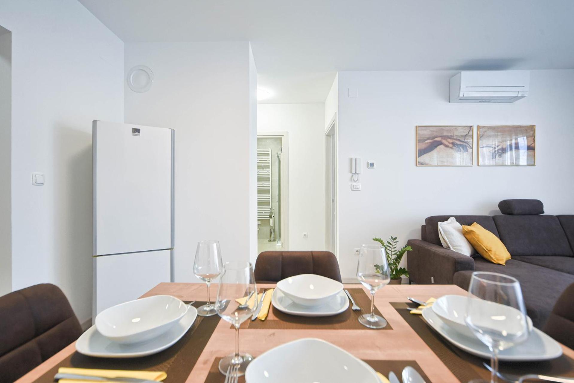 Apartman Lola & Bela *